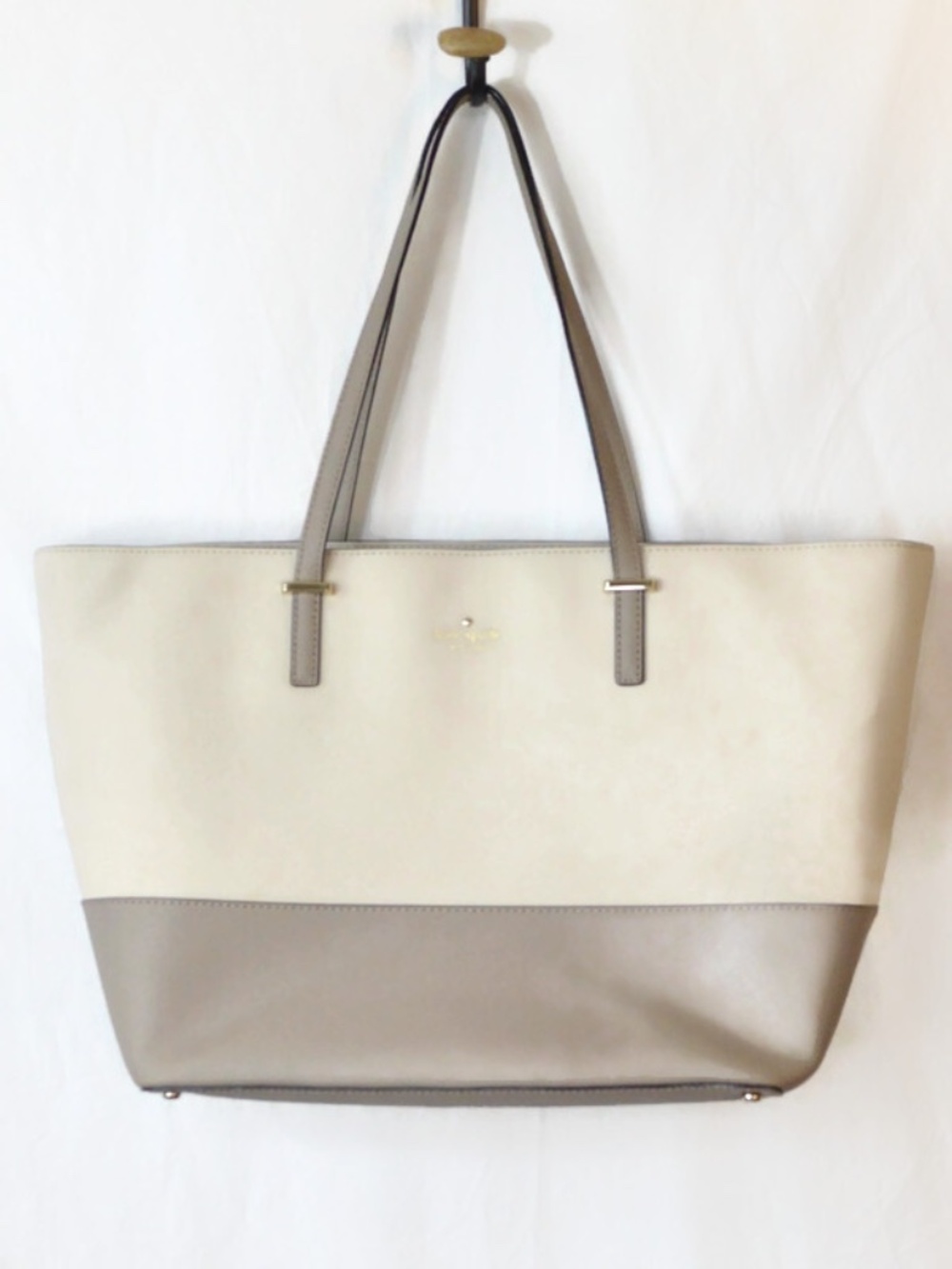 Kate Spade New York Cedar Street Medium Harmony Tote bag  Nouveau Neutral/Light